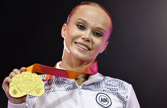 Гимнастка Ангелина Мельникова принесла России два золота на чемпионате мира