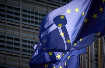 Politico: ЕК хочет привлечь для Украины средства, оформив их как совместный долг стран ЕС