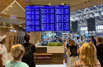 В аэропорту Сочи многочасовые задержки из-за ночных атак БПЛА