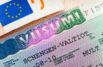 ЕК ограничила выдачу россиянам шенгенских мультивиз