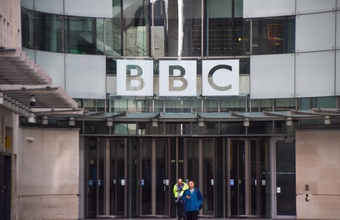 Тим Дэви ушел с должности гендиректора BBC на фоне скандала с фальсификацией речи Трампа