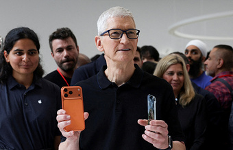 FT: Apple активно готовит замену Тиму Куку