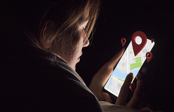 Мошенники начали использовать в своих схемах данные о геолокации людей