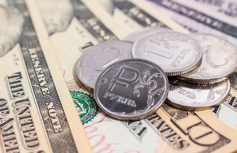 Внебиржевой курс доллара упал до 77 рублей