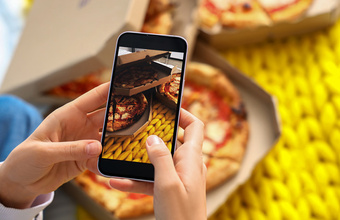 Американцы используют ИИ, чтобы отредактировать фото еды из доставки и вернуть деньги