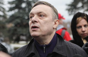 Продюсера «Ласкового мая» заочно арестовали по обвинению в мошенничестве