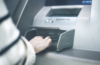 Банки закрыли рекордное число отделений в прошлом году