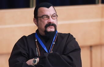 Стивен Сигал продает свой особняк на Рублевке