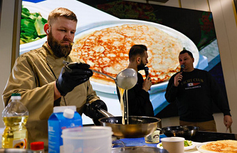 Выгодно ли ресторанам и кафе продавать блины, а россиянам — заказывать их?