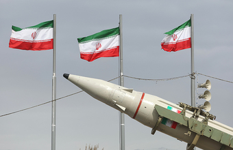 Иран испытал новую ракету на американских военных кораблях. США ее не сбили