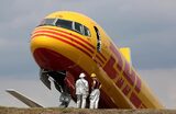 Грузовой самолет Boeing 757-200, эксплуатируемый DHL, в результате аварийной посадки выкатиться за пределы взлетно-посадочной полосы. Международный аэропорт имени Хуана Сантамарии в Алахуэле, Коста-Рика.