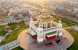 Вид на буддийский храм «Золотая обитель Будды Шакьямуни» в Элисте. Республика Калмыкия, Россия. 