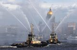 «Вальс буксиров» в Санкт-Петербурге.