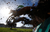 Ежегодные скачки Grand National в Ливерпуле