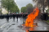  Франция. Париж. Беспорядки во время акции протеста против пенсионной реформы, приуроченной ко Дню труда.