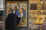 Икона «Святая Троица» Андрея Рублева в храме Христа Спасителя.