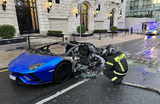 Сгоревший в Хилковом переулке в Москве спорткар  Lamborghini Aventador. В момент возгорания водитель был за рулем. О пожаре его предупредили прохожие. Машина сгорела в считанные минуты.