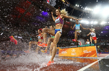 Участницы забега среди женщин на 3000 м с препятствиями на Чемпионата мира по легкой атлетике в Национальном легкоатлетическом центре в Будапеште, Венгрия.