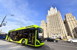 Тестирование на московских улицах электробуса нового поколения, который может также использоваться как троллейбус.