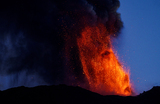 Извержение вулкана Этна в Италии.
