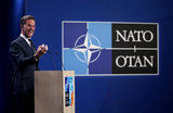 Генеральный секретарь НАТО Марк Рютте проводит пресс-конференцию перед открытием саммита НАТО в Гааге.