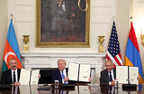 Армения и Азербайджан подписали в США декларацию о прекращении боевых действий