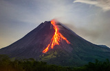 Извержение вулкана Мерапи в Индонезии.