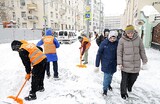 Москва приходит в себя после аномального снегопада