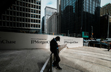 Сотрудник JPMorgan подал в суд на топ-менеджера за харассмент, которого не было