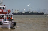 США планируют провести операцию по выводу запертых в Ормузском проливе судов