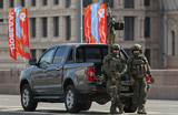 Мобильный военный патруль в центре Москвы.