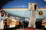 Дональд Трамп. Прибытие борта Air Force One в Пекин.