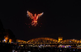 Фестиваль огней Kölner Lichter в Кельне.