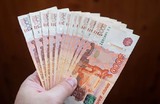 Россияне сняли рекордные с начала года 643 млрд рублей