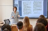 Для педагогов разработали курс по освоению ИИ