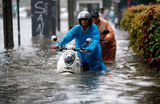 Сильные ливни погружают Бангкок под воду
