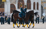 Заключительная в этом году церемония развода пеших и конных караулов на Соборной площади Кремля.
